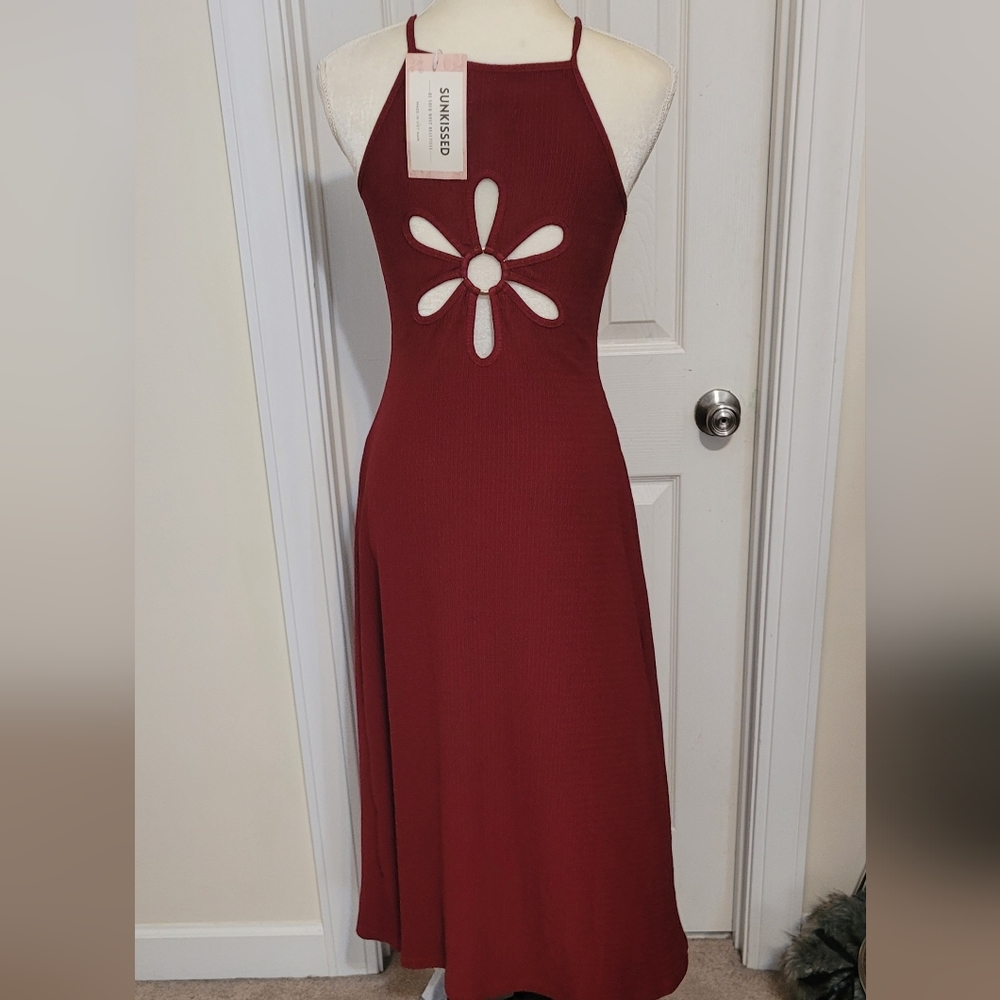 Sun-kissed brand spegetti strap long dress. (71)